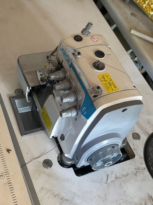 Продаю оверлог Jack E3. Цена договорная