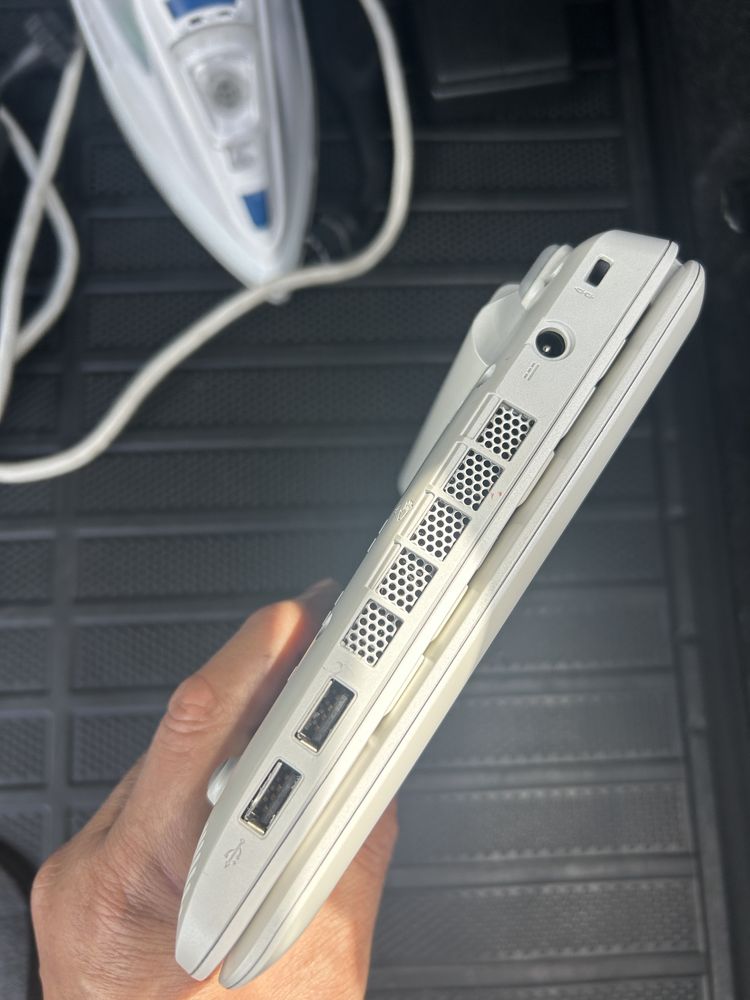 Laptop modion 10 inci windows 7