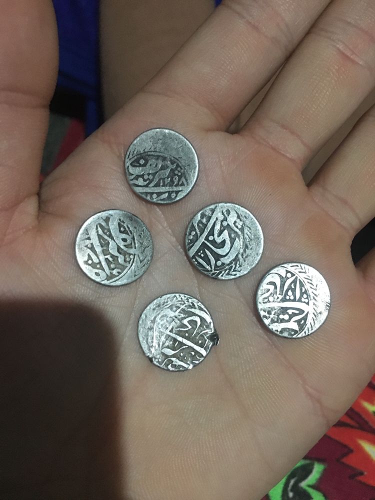 Qadimgi Buxoro amirligi kumush tangalari sotiladi