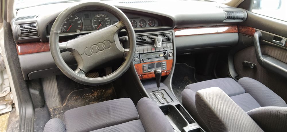 Ауди 100 С4 2,6 на части