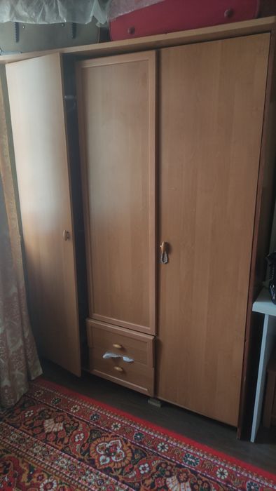 Шкаф шфанер тумбочки Продается