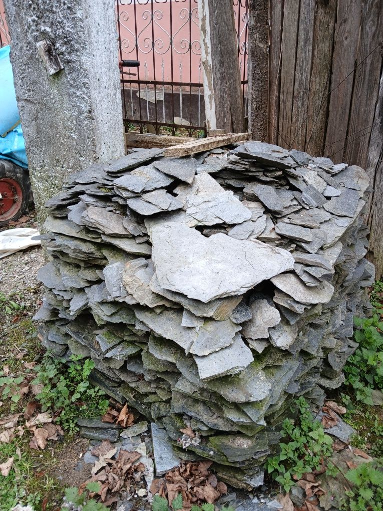 Vând piatră de pavat