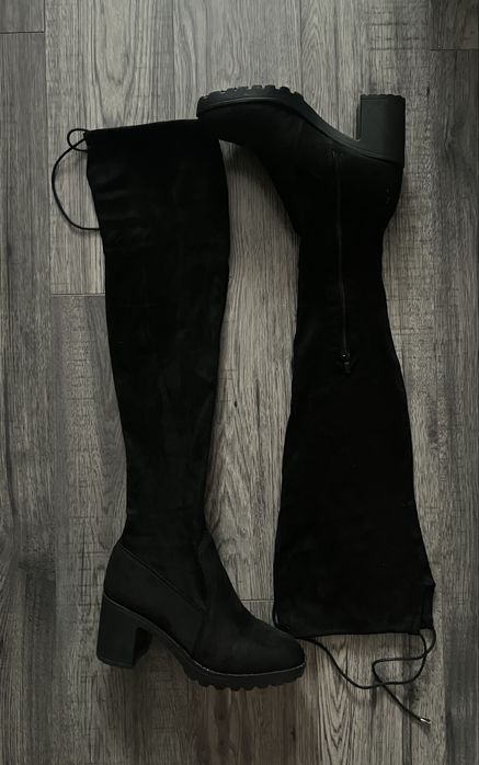 Черни ботуши на ток