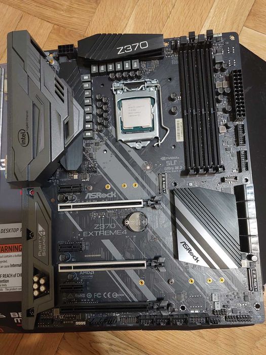 Intel Core i7 9700K + AsRock Z370 Extreme4