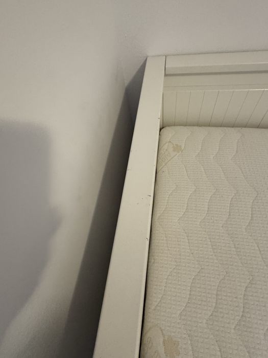 Divan IKEA alb cu sertare + saltea inclusă, stare foarte bună