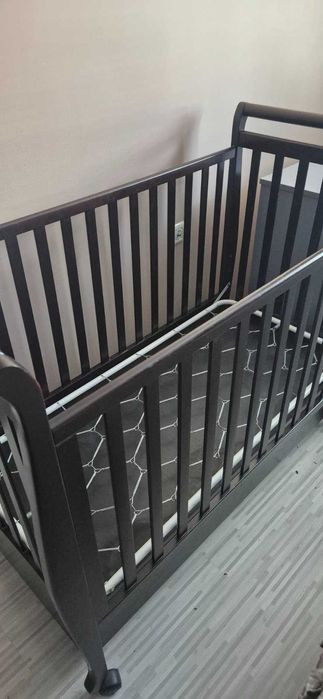 Кошара - дървена, масив, венге, 120/60 много запазена