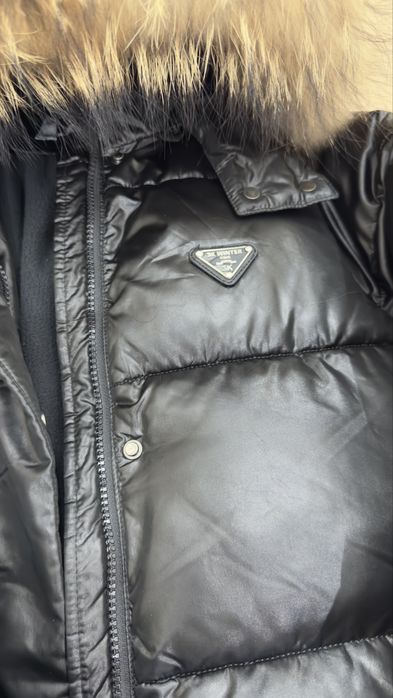 Продам куртку детскую