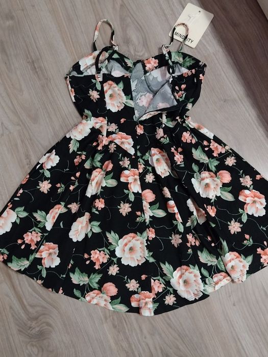 Флорална дамска рокля