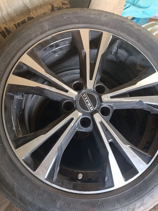 Летни колесо р17 215/55