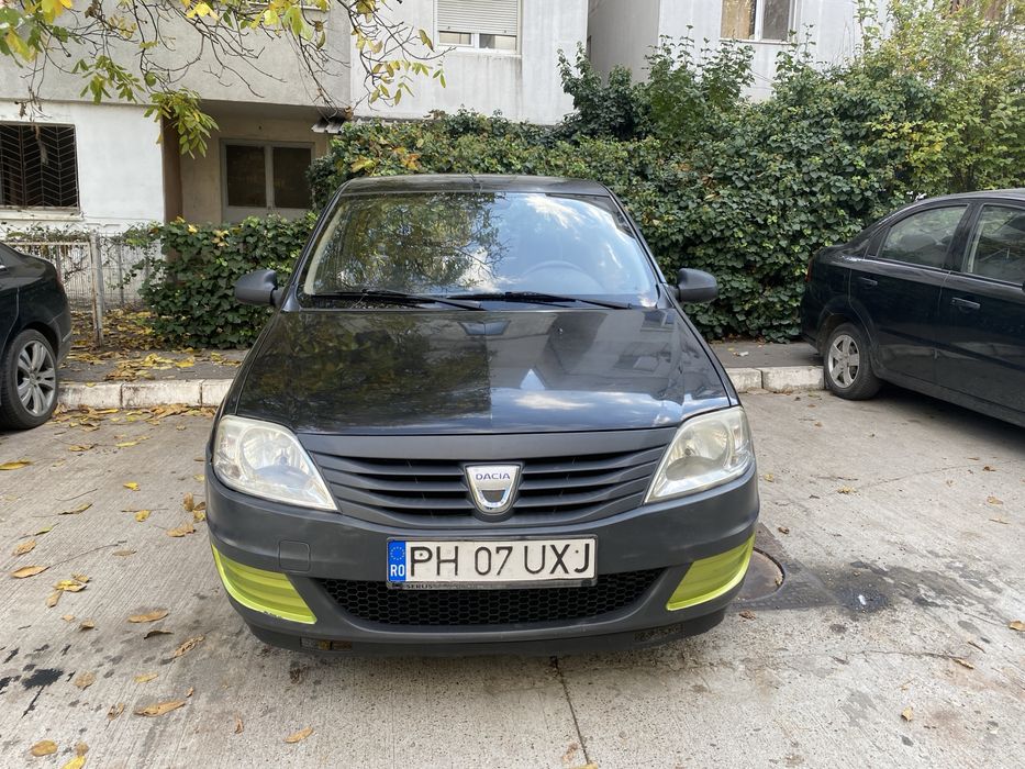 Vând Dacia Logan