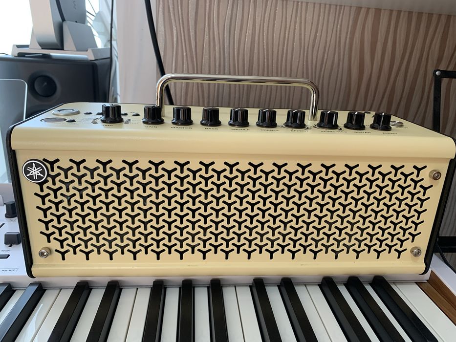 Комбоусилитель Yamaha THR II для гитары