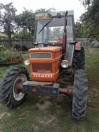 Vând tractor fiat 640