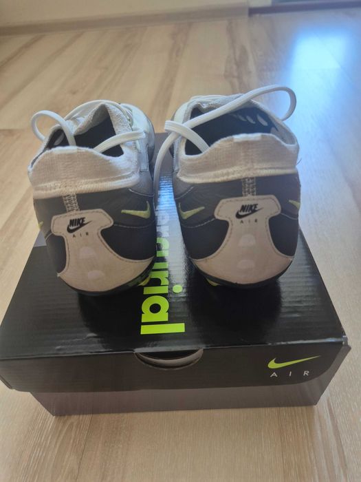 Футболни бутони Nike mercurial