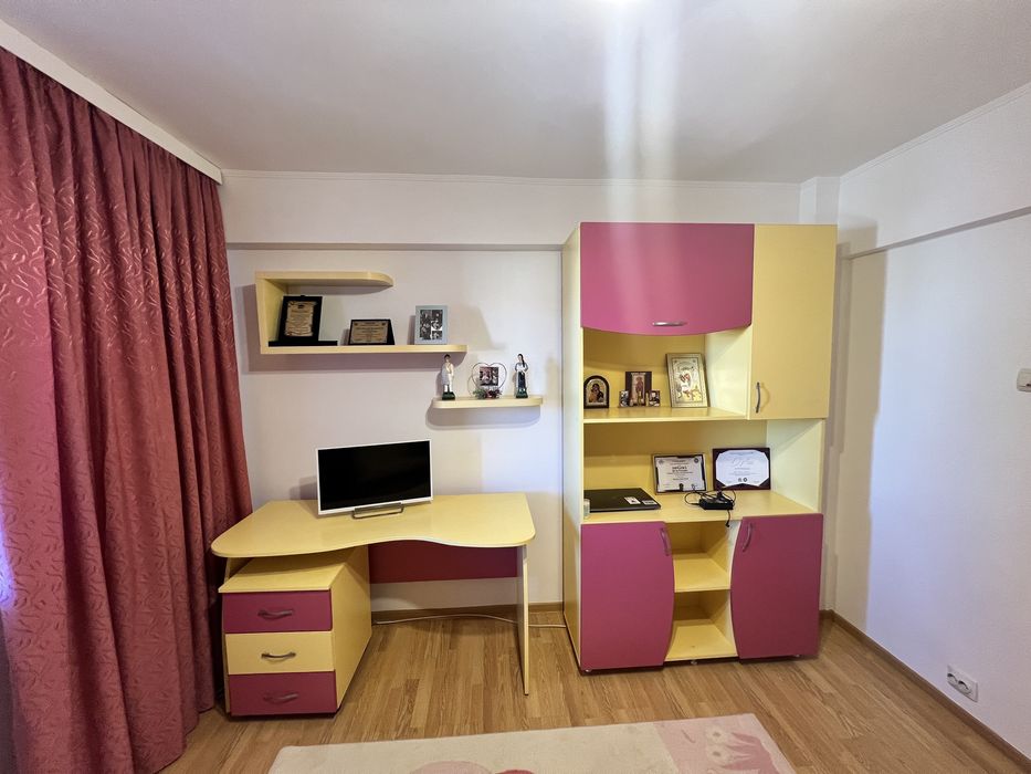 Set mobilă dormitor + pat cu saltea
