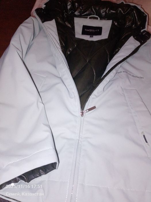 Продам ветровку новый .