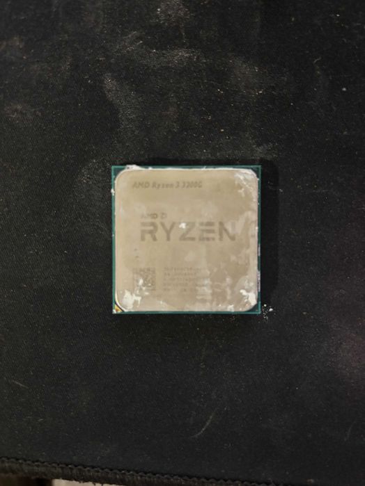 AMD Ryzen 3 3200g, cu cooler separat (negociabil)