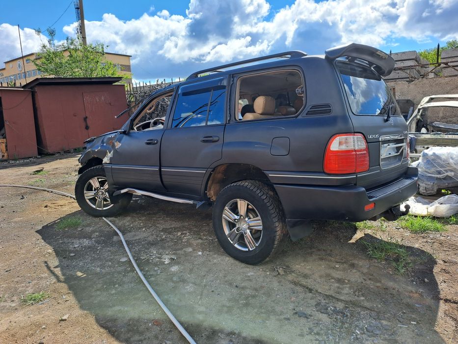 Продаю по запчастям Lexus LX470