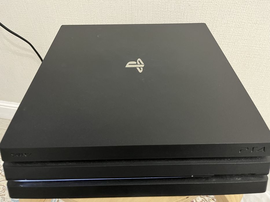 PS4 pro на 1 тб