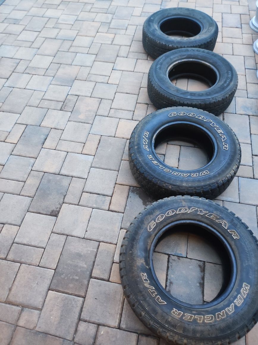 cauciucuri AT 225/75/15 Goodyear Wrangler