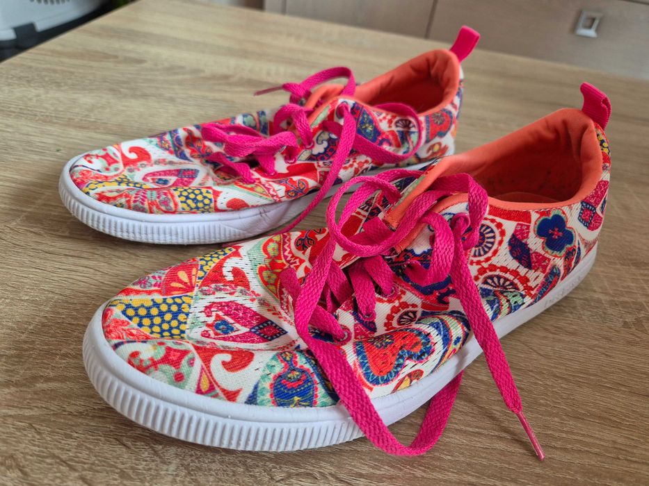 Tenesi Desigual colorati, subtiri, marimea 40 (buni ptr 39)