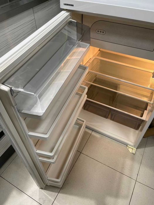 Хладилник много удобен и практичен