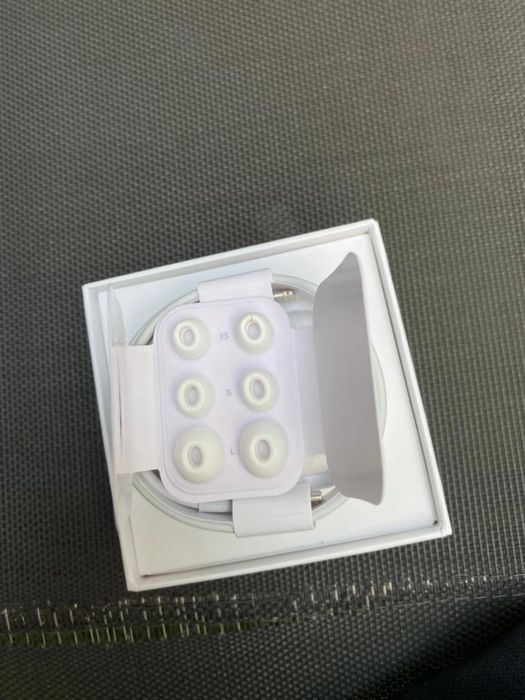 Vand Aripods 2 pro generatia 2