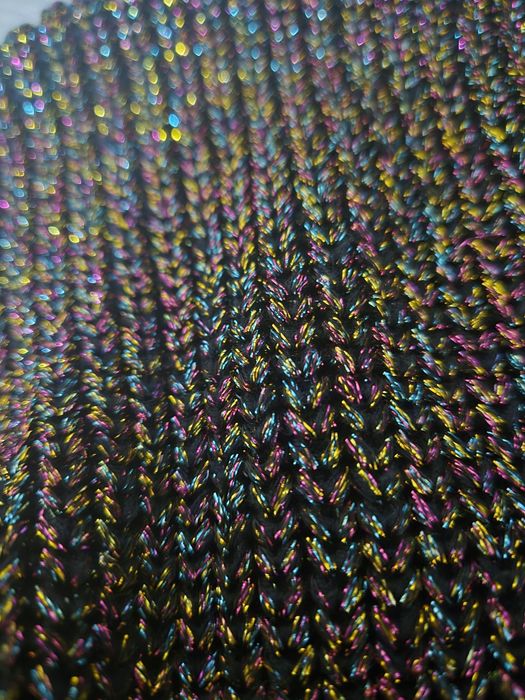 Пуловер с метални нишки и плътен клин