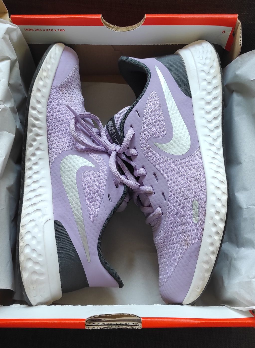 Детски и дамски еднакви маратонки Nike