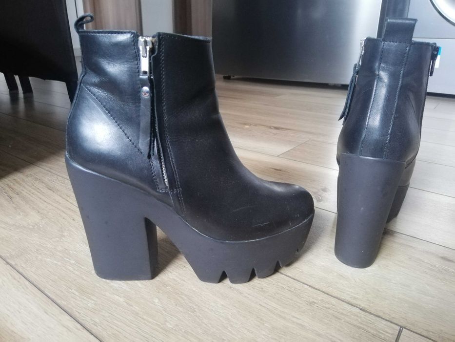 Vand pantofi si botine