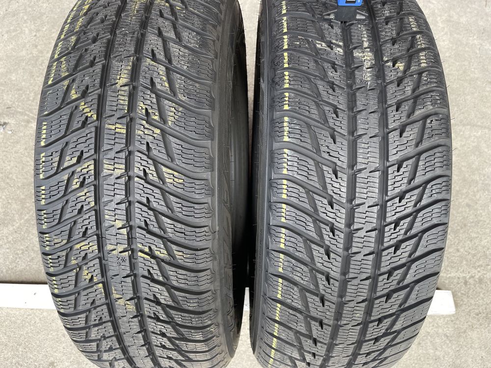 2 anvelope de iarna 265/70/17 Nokian ca noi
