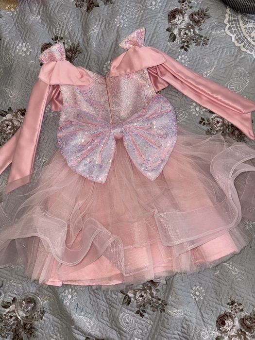 Продаю пышное платье