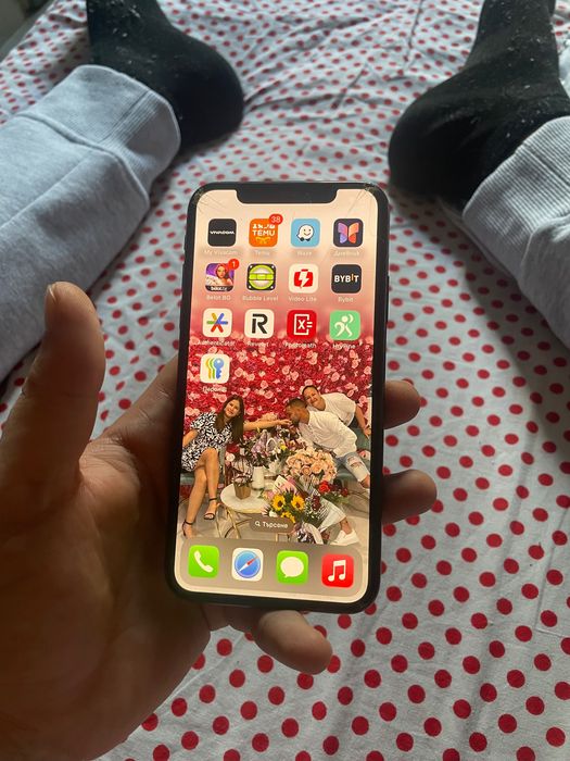 Продавам Iphone XS