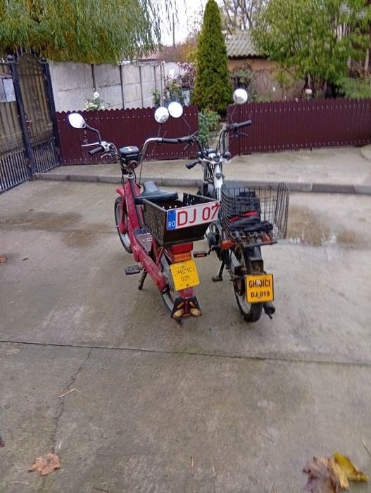Se vând 2 mopede