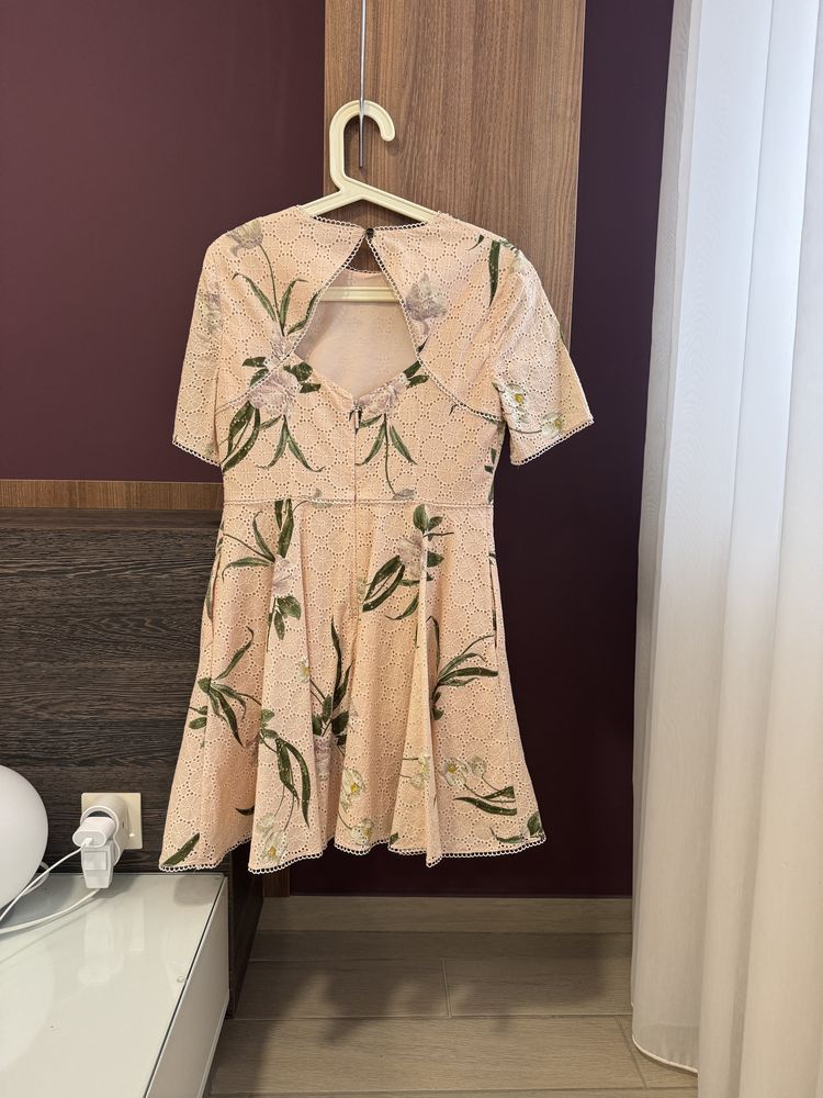 Рокля Ted Baker размер 3 (М/L)