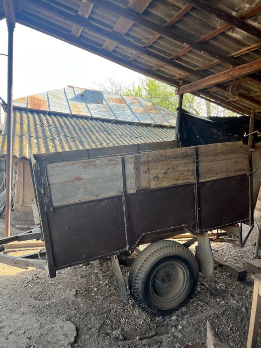 Vând remorca Aro/Tractor