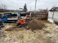 Inchirez miniexcavator si BASCULANTA
