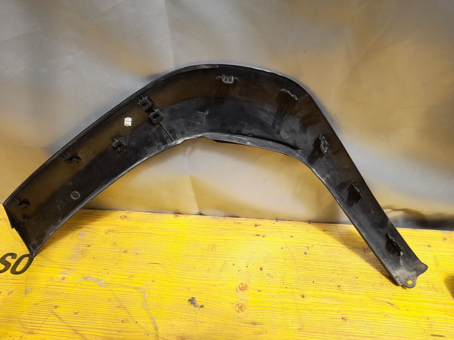 Лайсна калник  тойота ярис крос 2022г Toyota jaris Cross