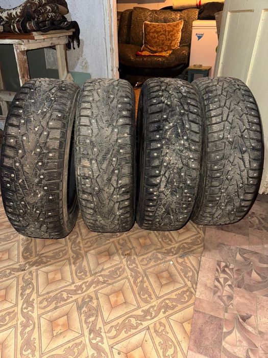 Покрышки проезженые только 1 зиму 195/60  R16