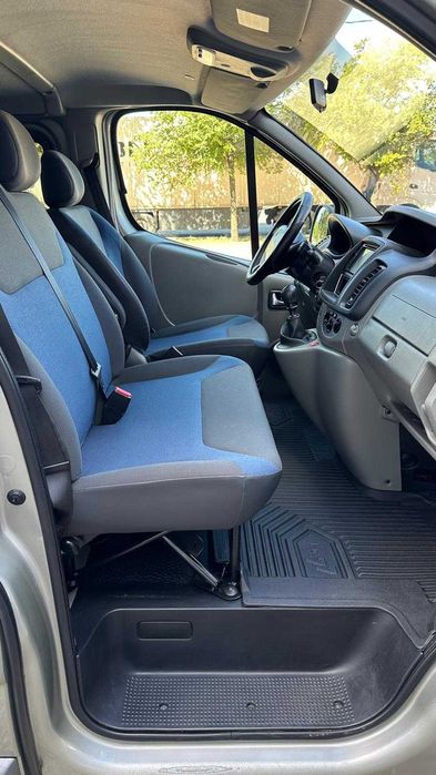 Renault Trafic Passenger, fab. 2013, motorizare 2.0/115 cp, 8+1 loc