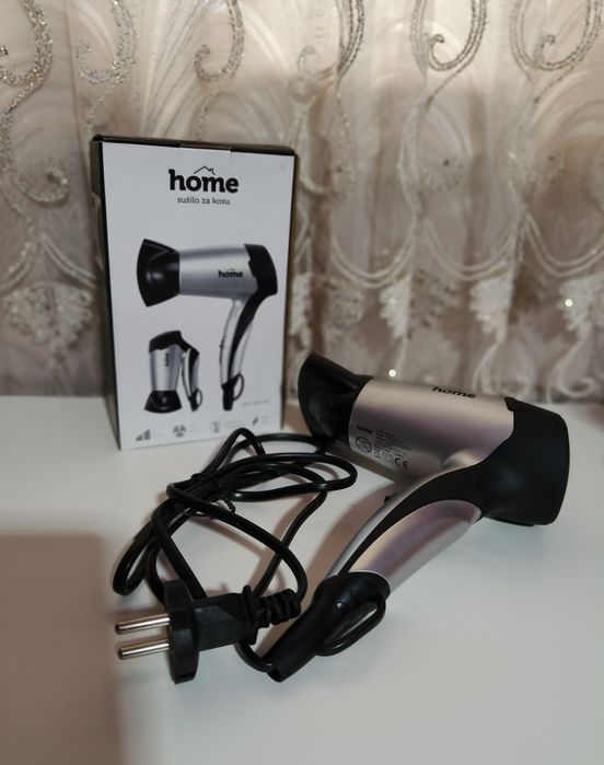 Uscător de păr pentru voiaj