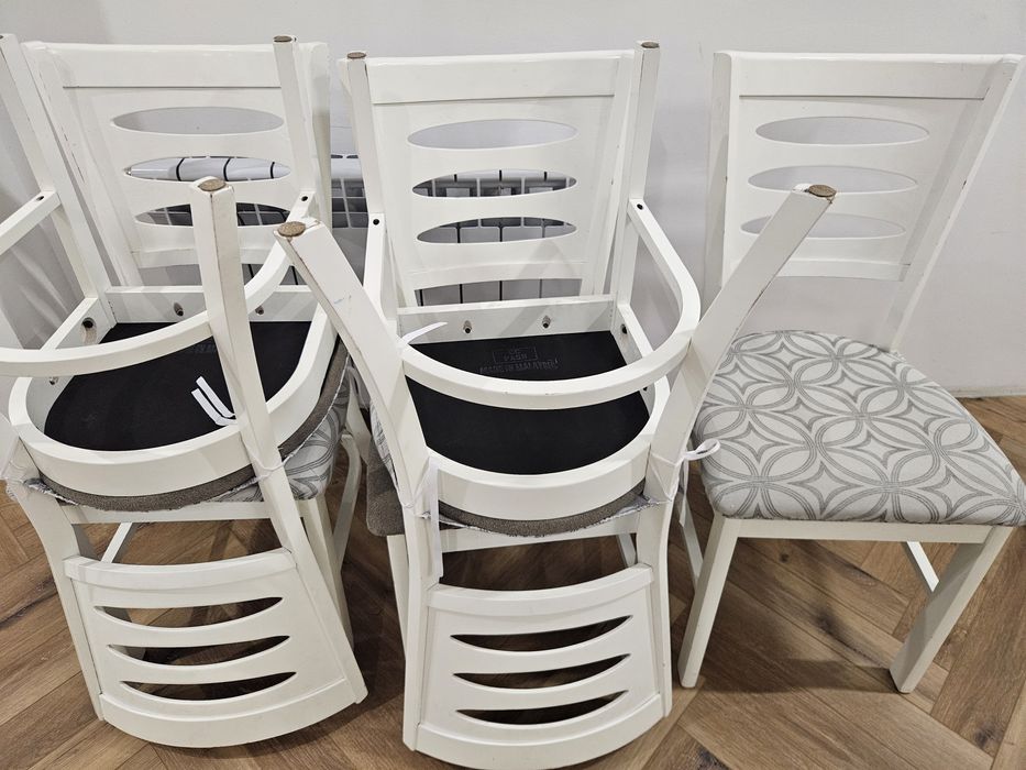 Продам  стол и стулья