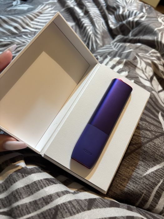 Iqos Iluma Neon Purple