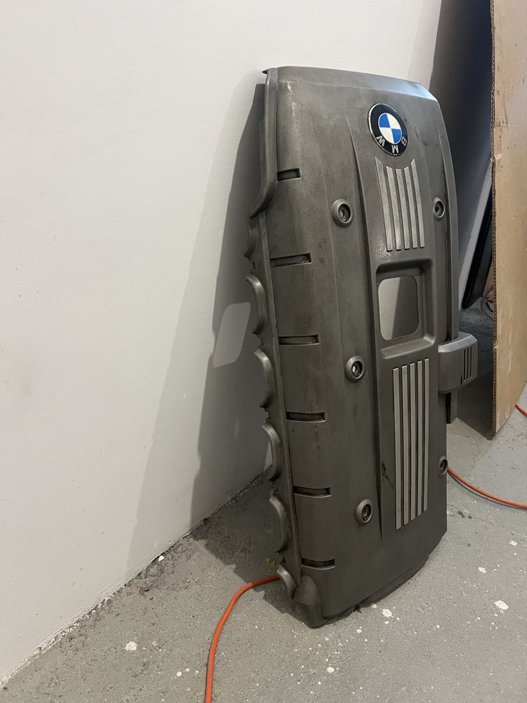 Капак за двигател на BMW N52