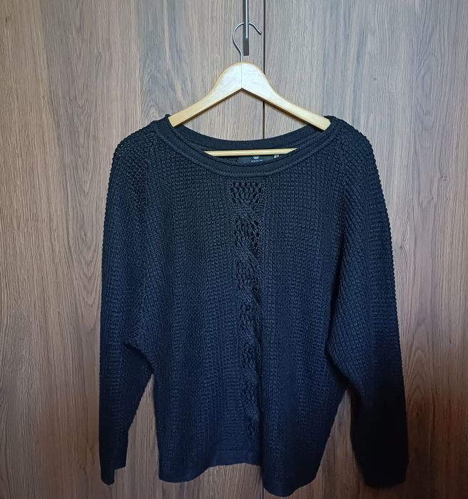 Продам черную женскую кофту. Модель летучая мышь. Размер 46 - 48.