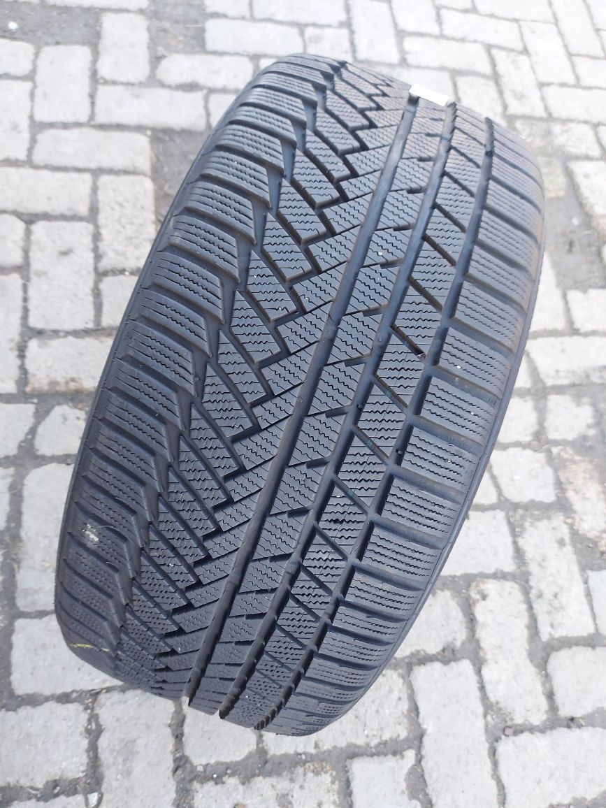 O bucată 295/285/265 45/40/30 R21 M+S iarnă - una Pirelli Continental