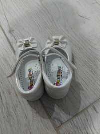 Обувки за бебе 19 номер