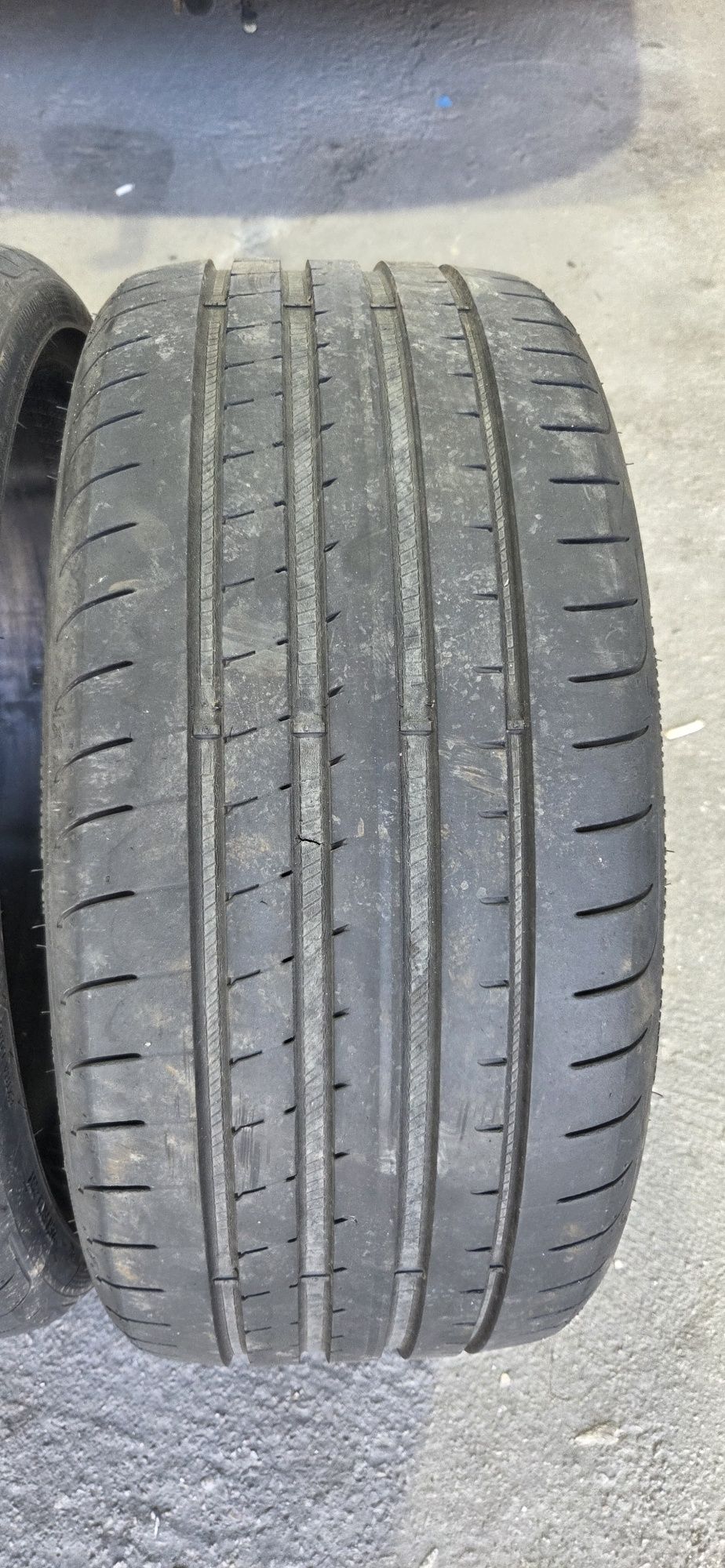 225 35 19 Goodyear
