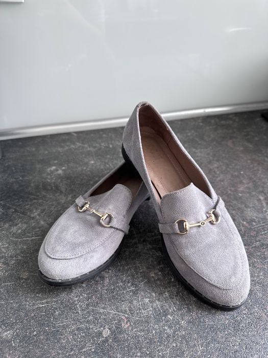 Мокасини от естествен велур.