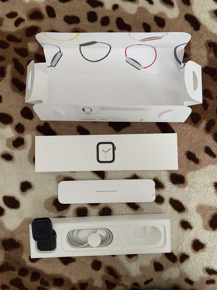 Apple Watch series 4 full box