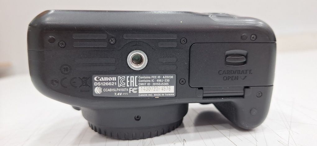 Canon 1300D sotiladi